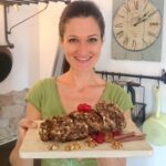 Sandra Exl mit selbstgemachten Kletzenbrot