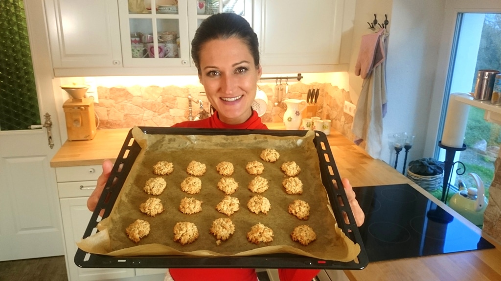 Featured image for “Saftiges Kokosbusserln Rezept in der Low Carb Version”