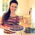 Sandra Exl mit einer Mohntorte