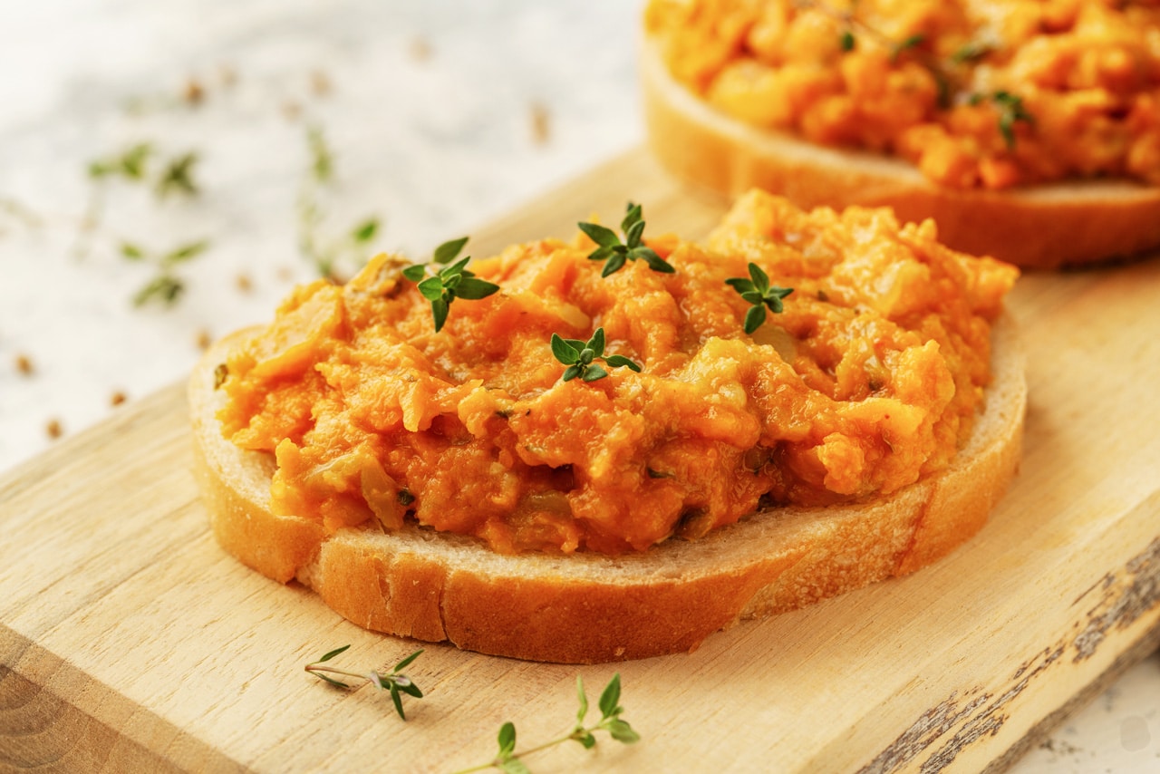 Featured image for “Rote Linsen-Curry-Aufstrich (Vegan) – Rezept mit Videoanleitung”