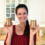Sandra Exl mit Zucchini-Paprikia-Relish
